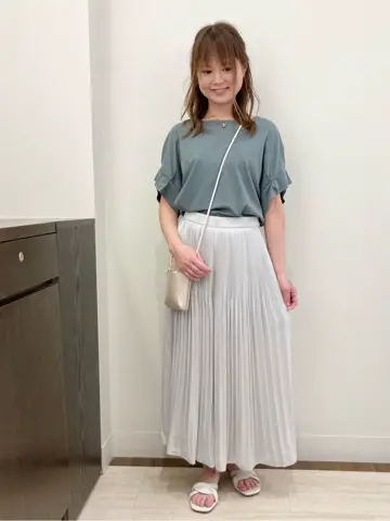 ANY SIS スタッフ コーディネート画像