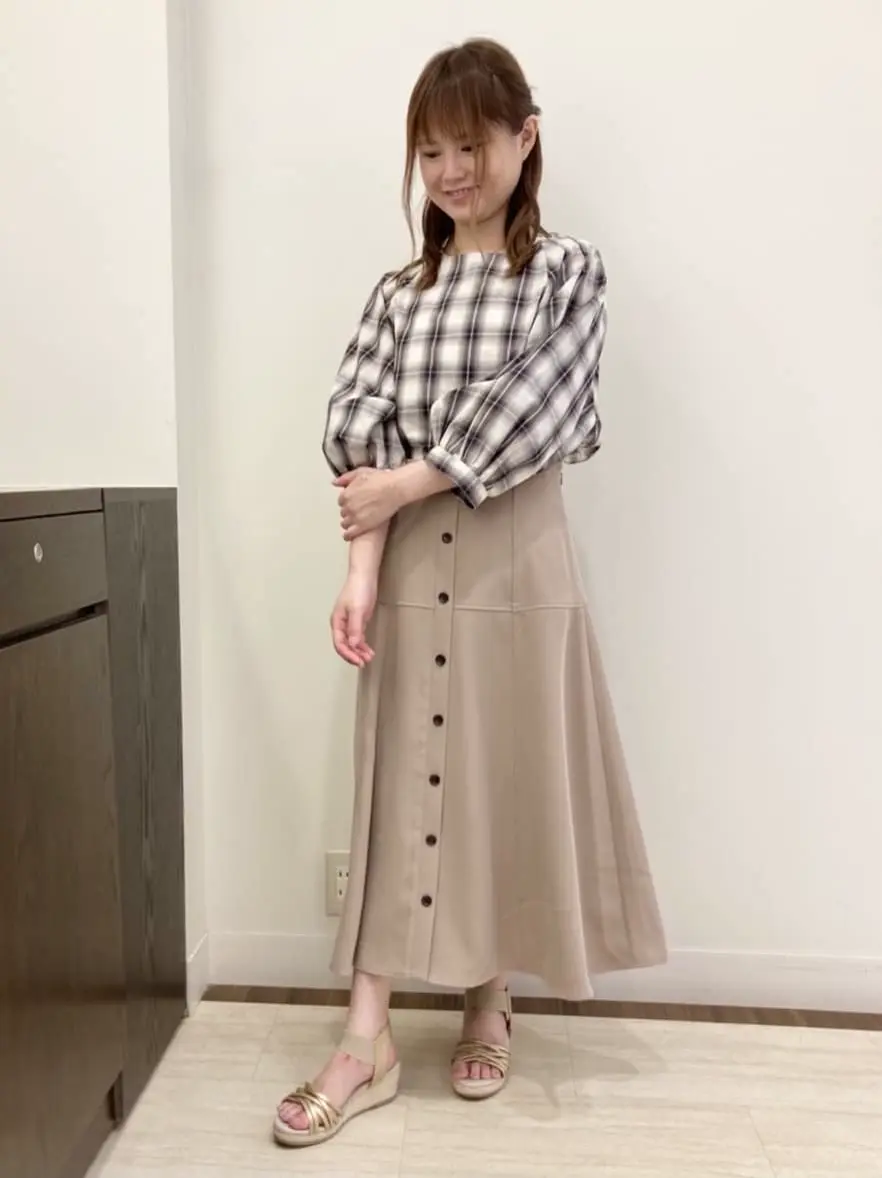 ANY SIS スタッフ コーディネート画像