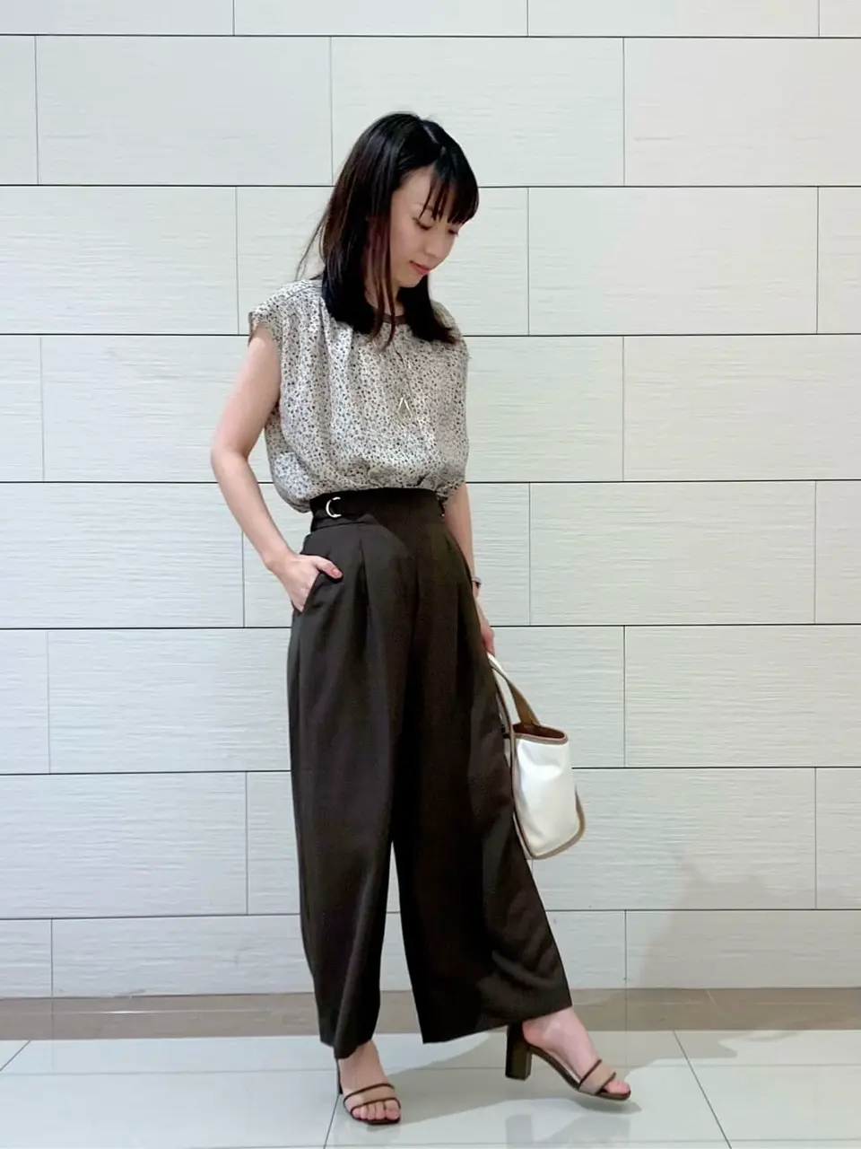 ANY SIS スタッフ コーディネート画像