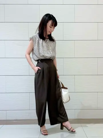 ANY SIS スタッフ コーディネート画像