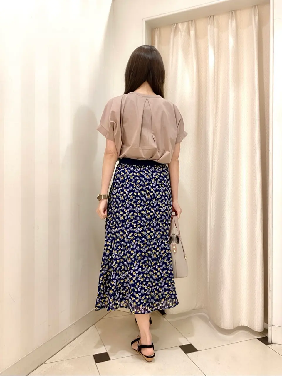 ANY SIS 金井 コーディネート画像