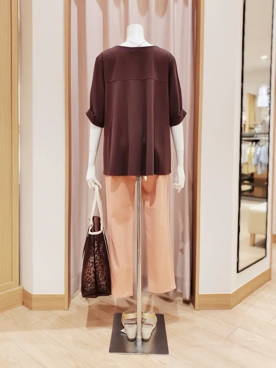 ANY SIS 岩田 コーディネート画像