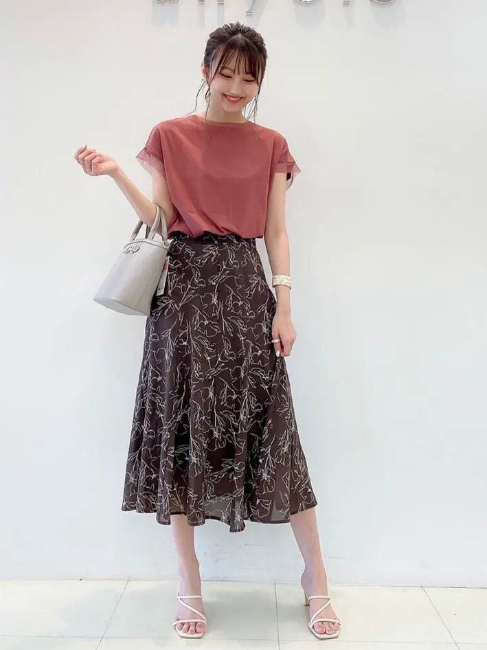 ANY SIS スタッフ コーディネート画像