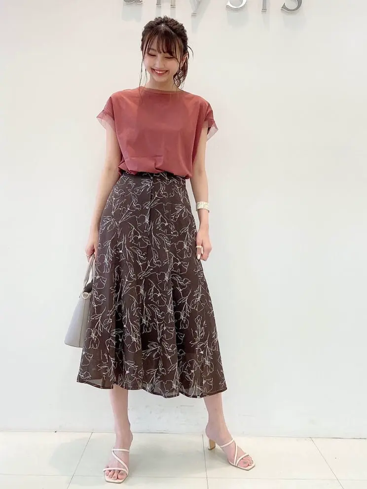 ANY SIS スタッフ コーディネート画像