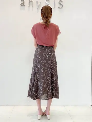 ANY SIS スタッフ コーディネート画像