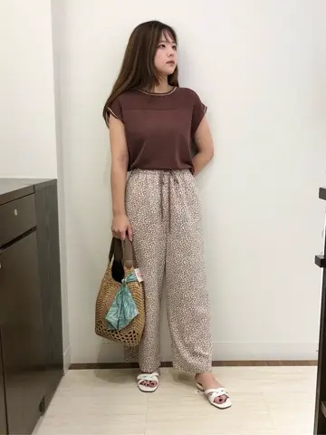 ANY SIS スタッフ コーディネート画像