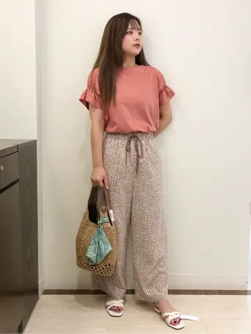 ANY SIS スタッフ コーディネート画像