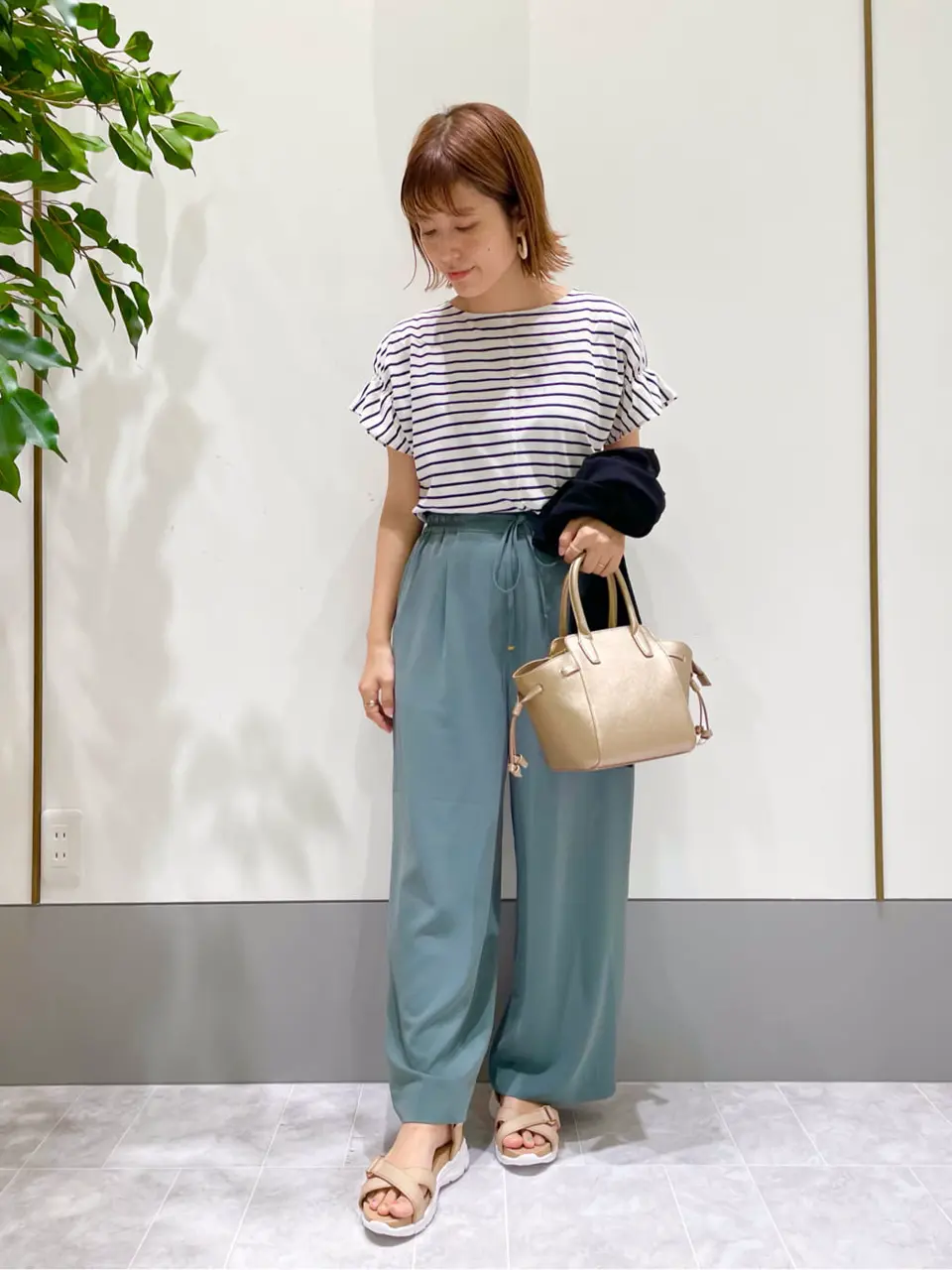 ANY SIS スタッフ コーディネート画像