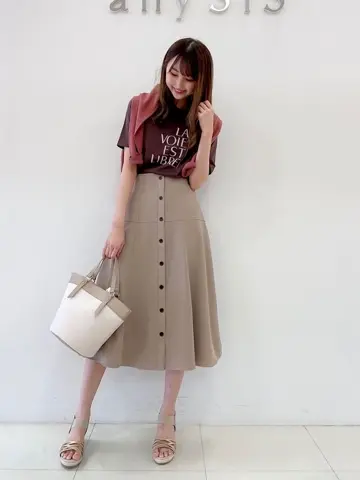 ANY SIS スタッフ コーディネート画像