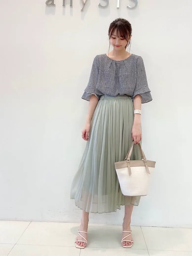 ANY SIS スタッフ コーディネート画像