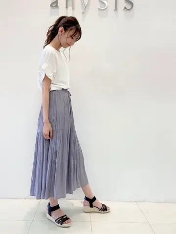 ANY SIS スタッフ コーディネート画像