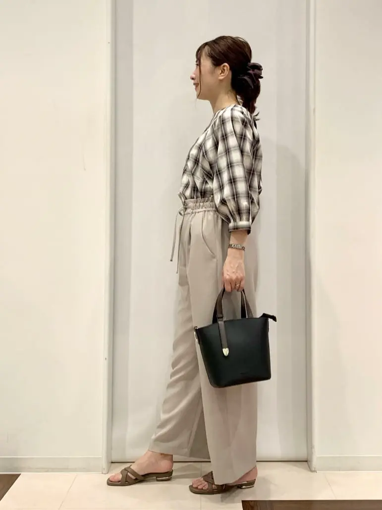 ANY SIS 横田 コーディネート画像