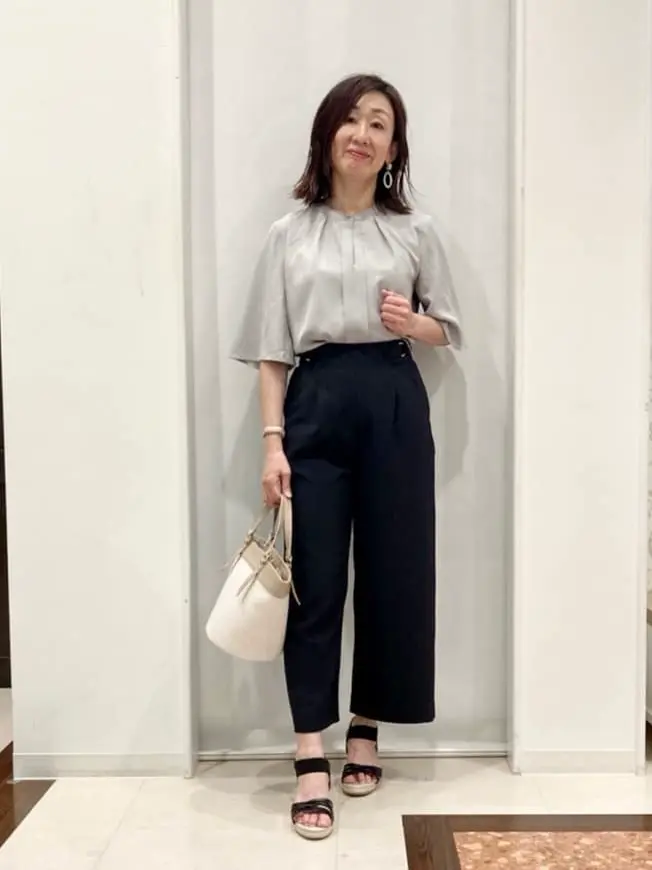 ANY SIS スタッフ コーディネート画像