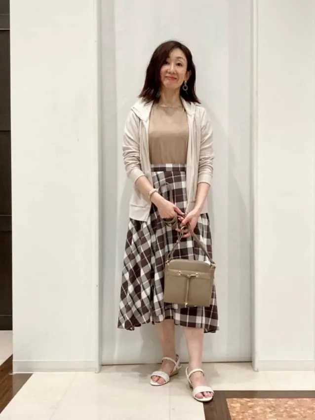 ANY SIS スタッフ コーディネート画像