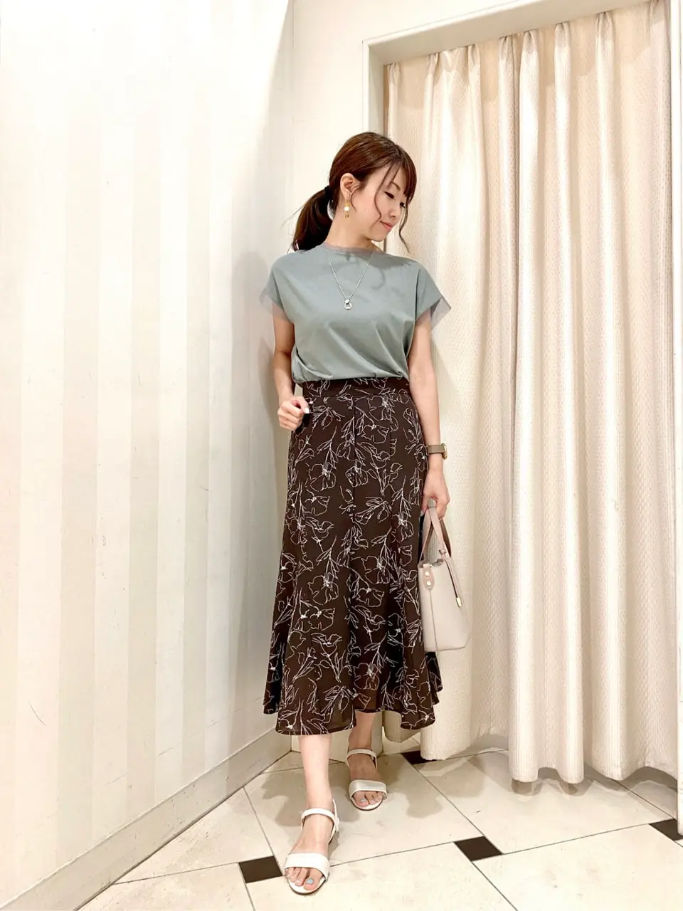 ANY SIS 金井 コーディネート画像