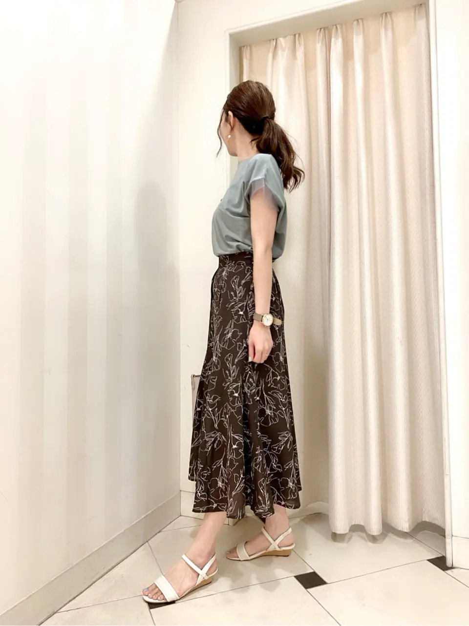 ANY SIS 金井 コーディネート画像