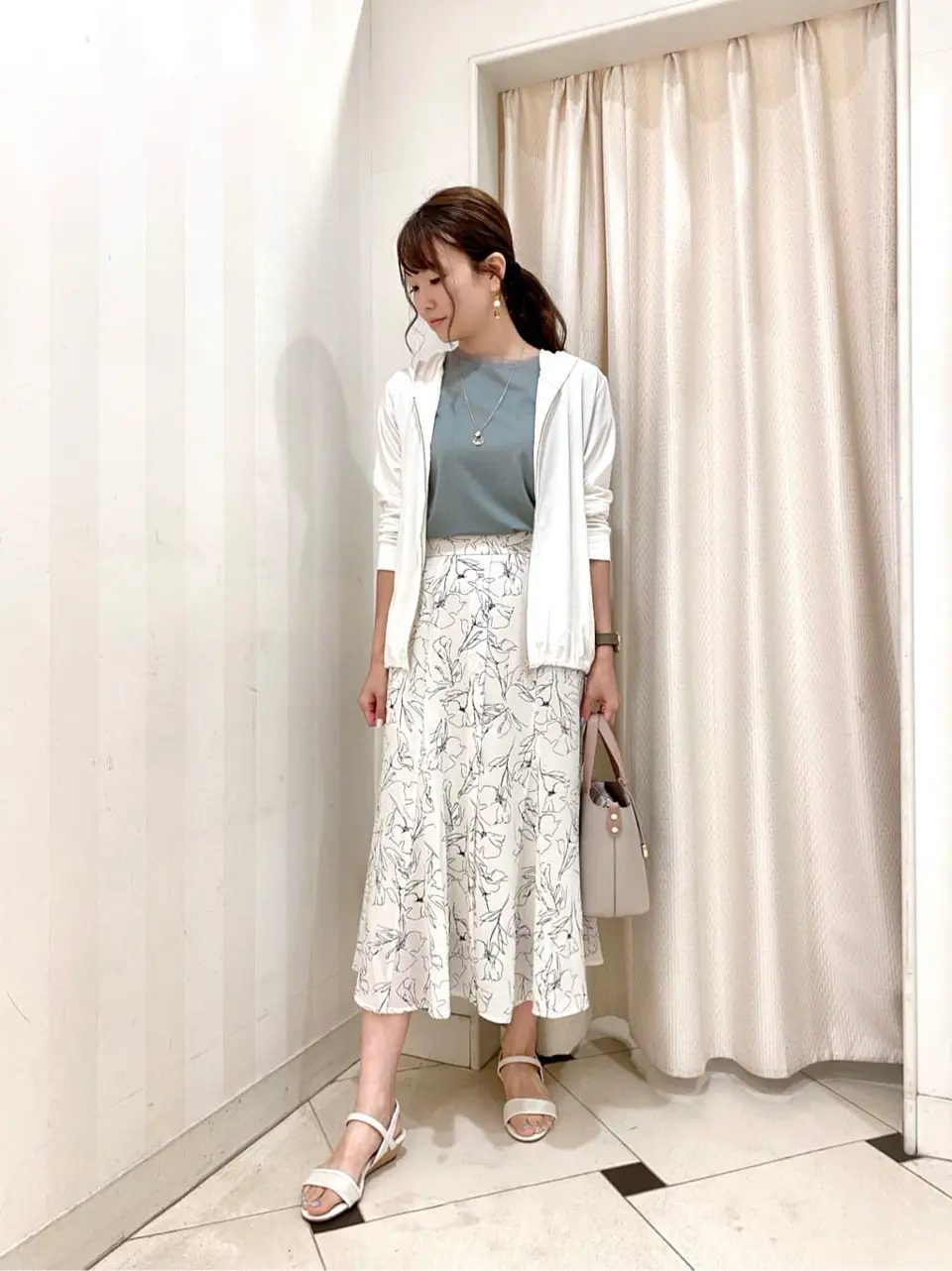 ANY SIS 金井 コーディネート画像