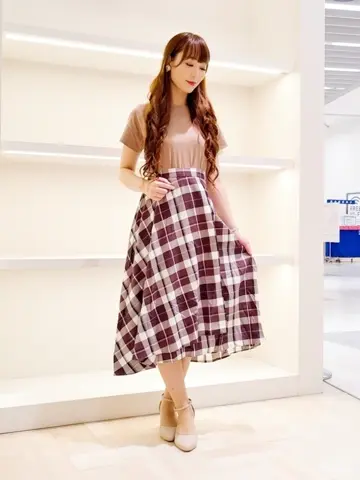 ANY SIS 福本 加奈 コーディネート画像