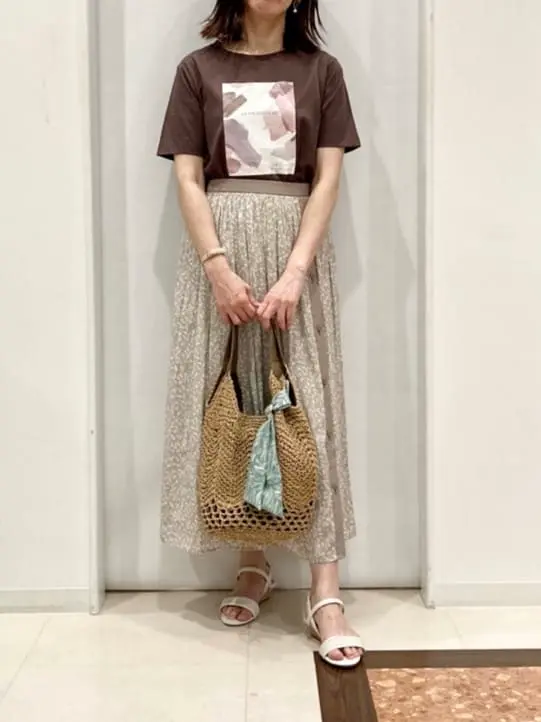 ANY SIS スタッフ コーディネート画像