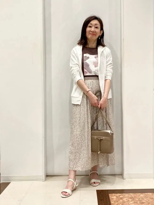 ANY SIS スタッフ コーディネート画像