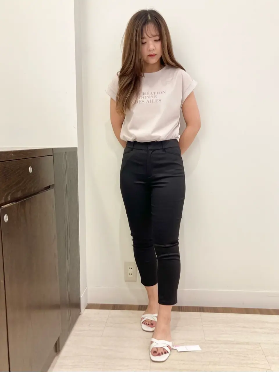 ANY SIS スタッフ コーディネート画像