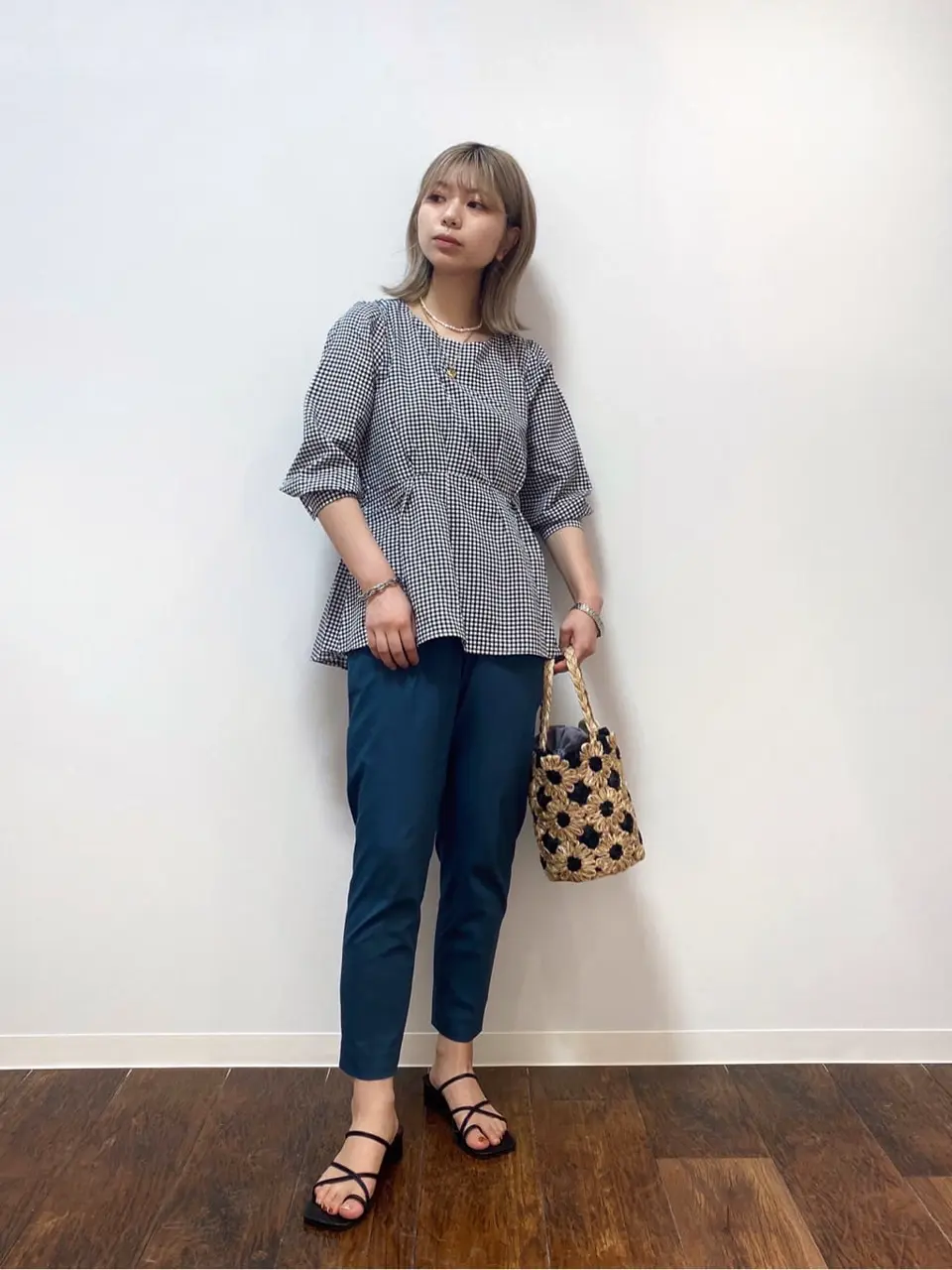 ANY SIS スタッフ コーディネート画像