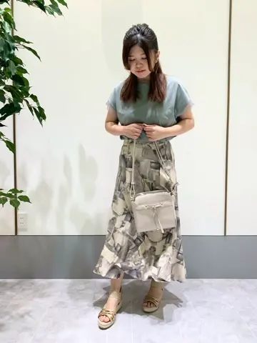 ANY SIS スタッフ コーディネート画像