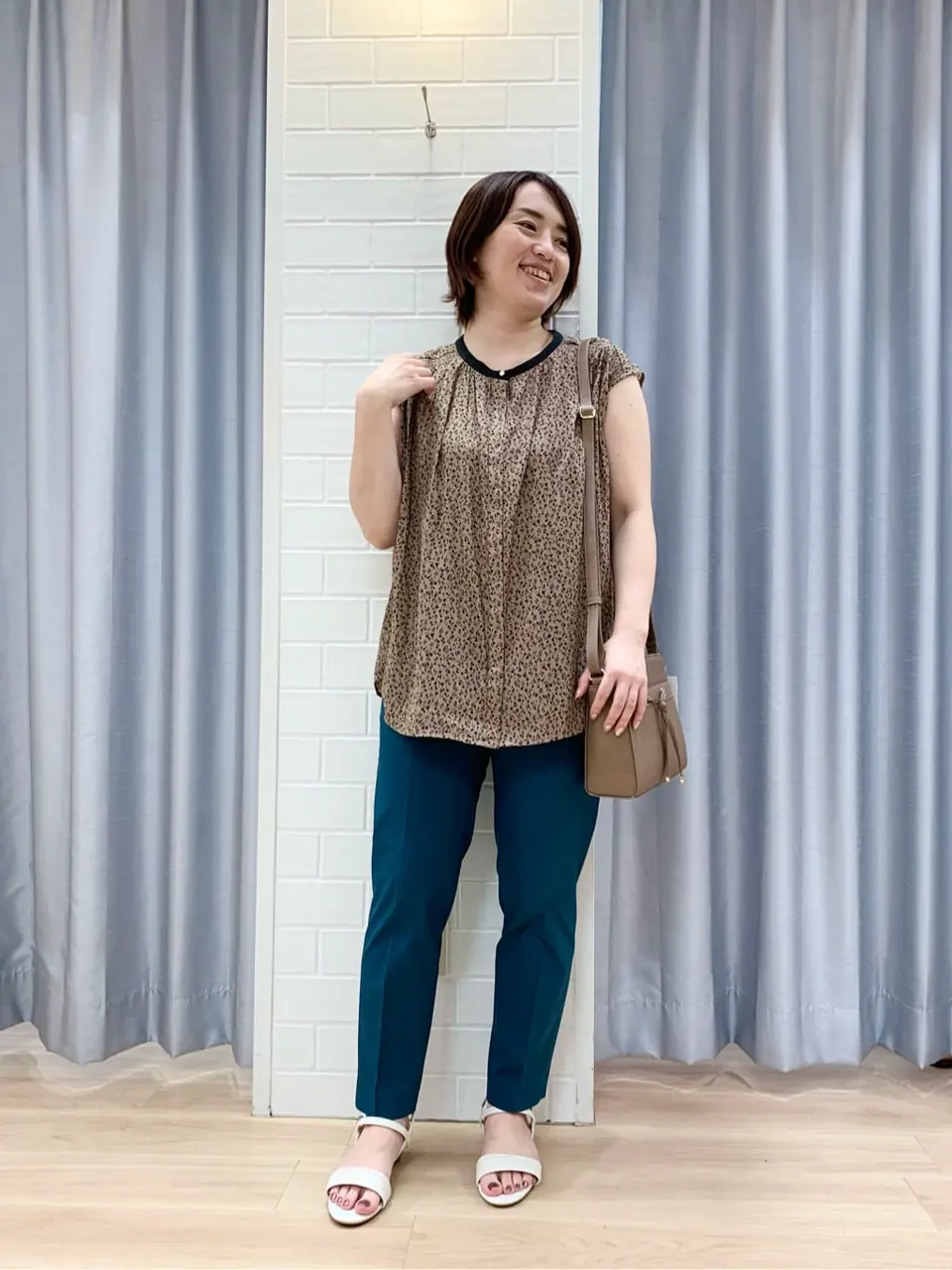 ANY SIS 丸岡 コーディネート画像