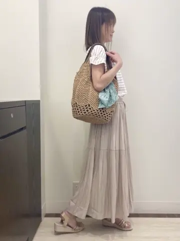 ANY SIS スタッフ コーディネート画像