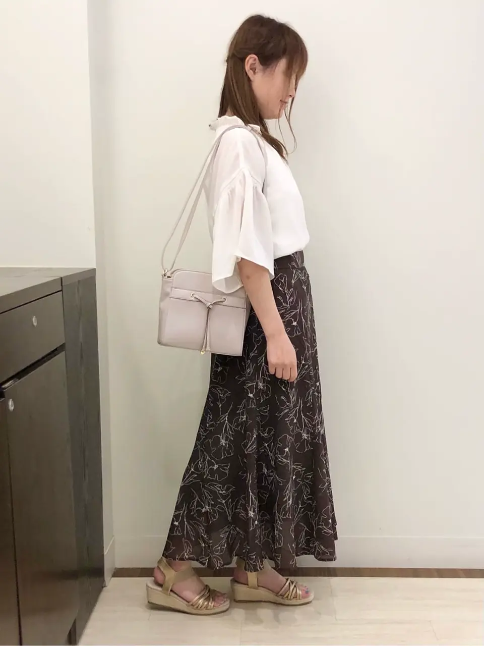 ANY SIS スタッフ コーディネート画像