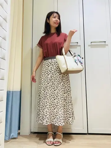 ANY SIS スタッフ コーディネート画像