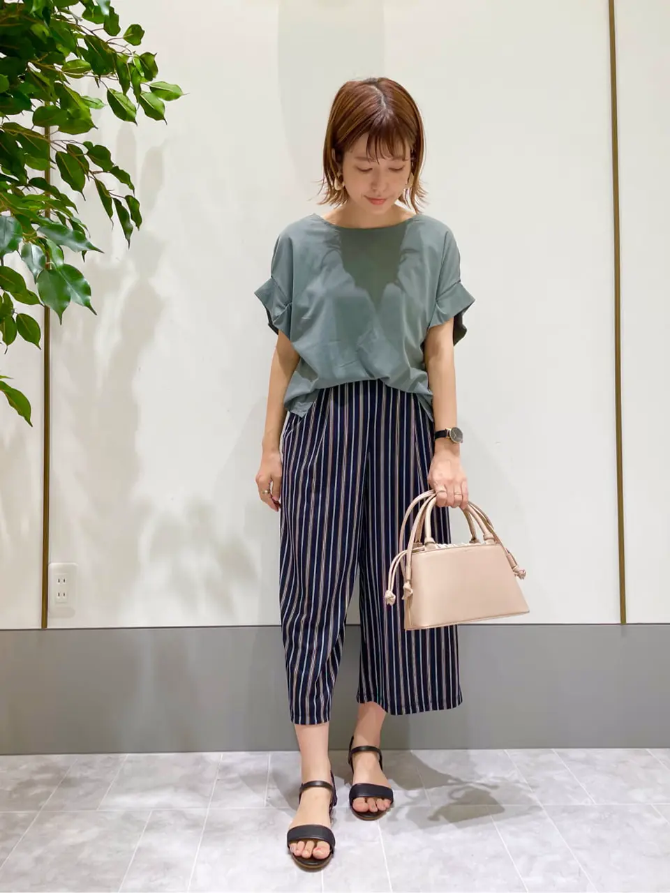 ANY SIS スタッフ コーディネート画像