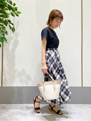 ANY SIS スタッフ コーディネート画像