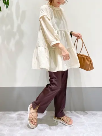 ANY SIS スタッフ コーディネート画像