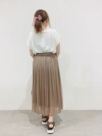 ANY SIS 川根　彩 コーディネート画像