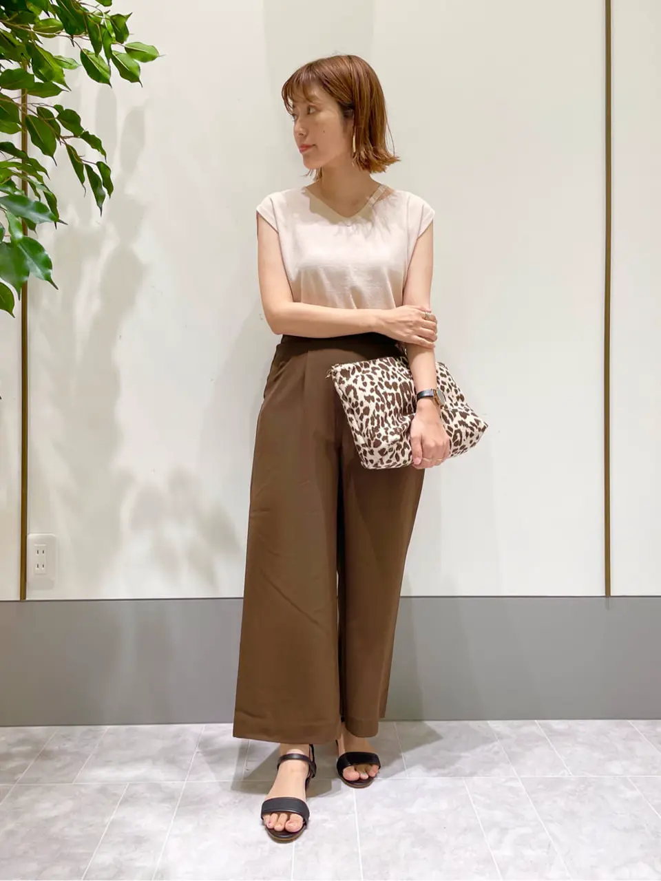 ANY SIS スタッフ コーディネート画像