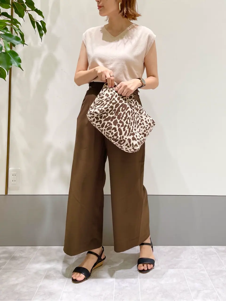 ANY SIS スタッフ コーディネート画像