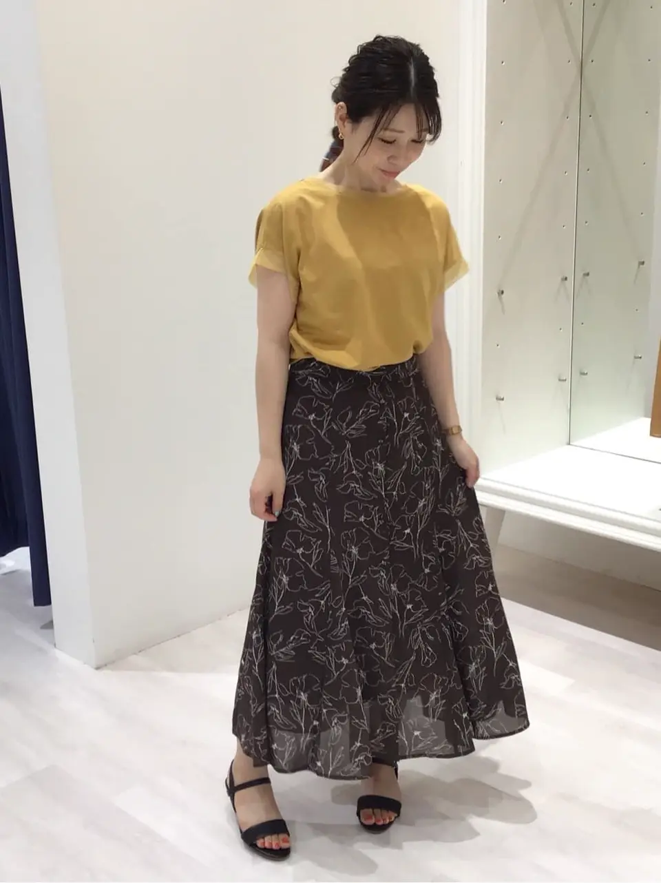 ANY SIS スタッフ コーディネート画像