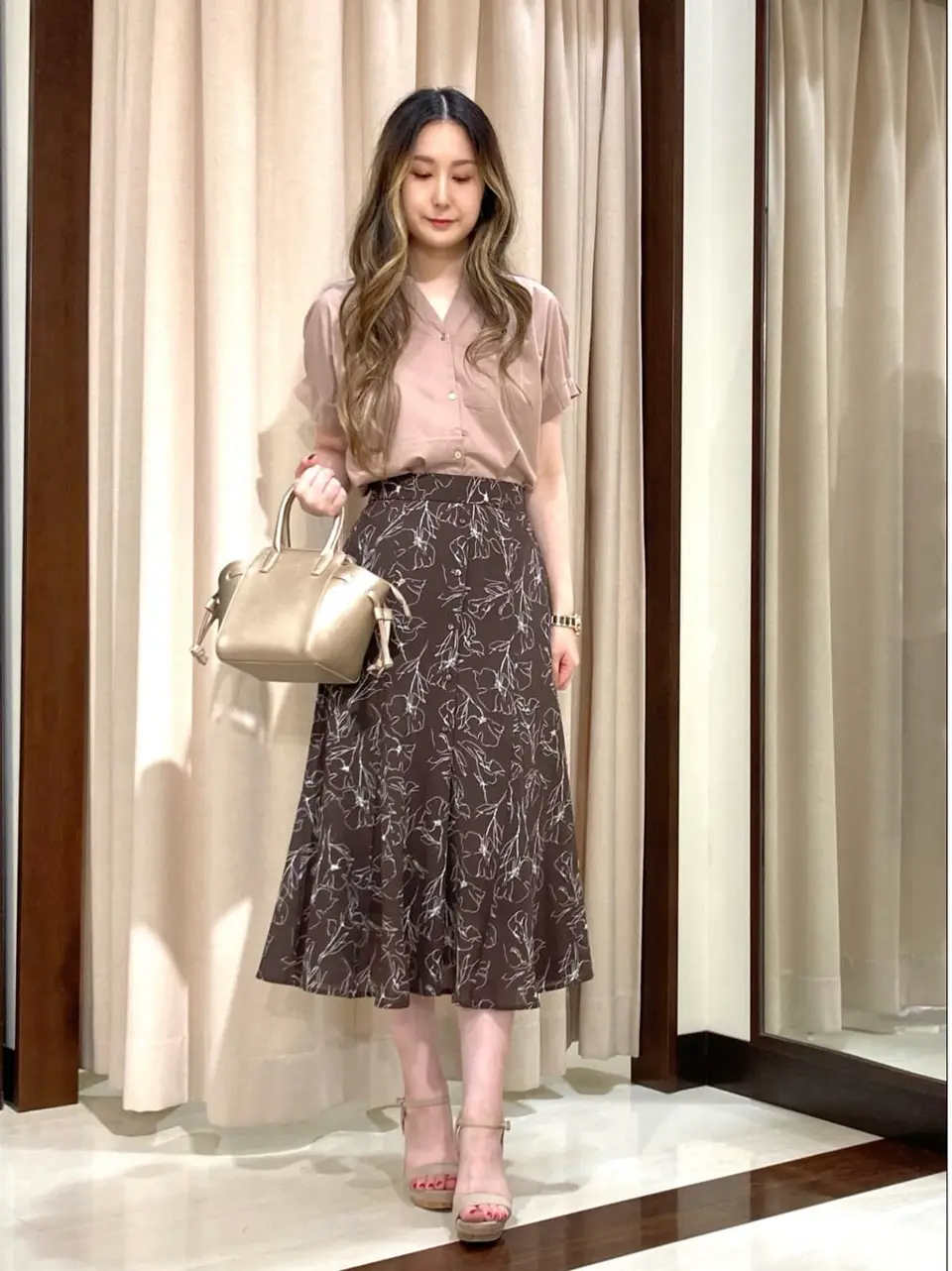 ANY SIS STAFF コーディネート画像