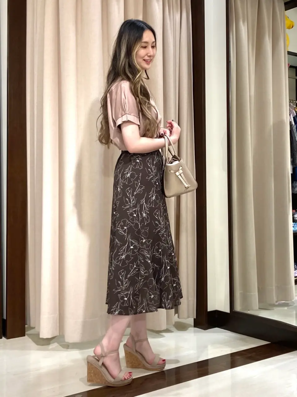 ANY SIS STAFF コーディネート画像