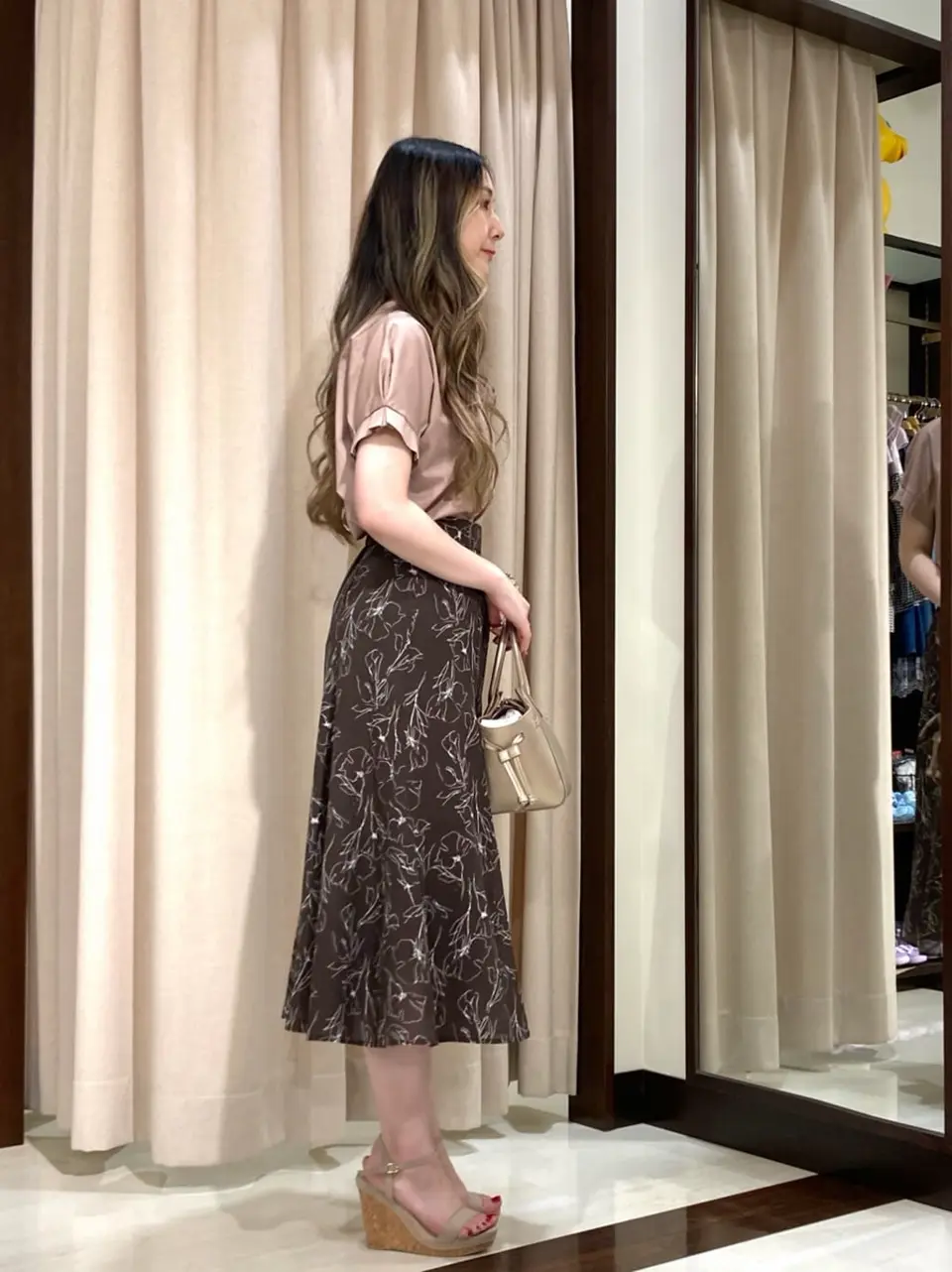 ANY SIS STAFF コーディネート画像