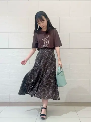 ANY SIS スタッフ コーディネート画像