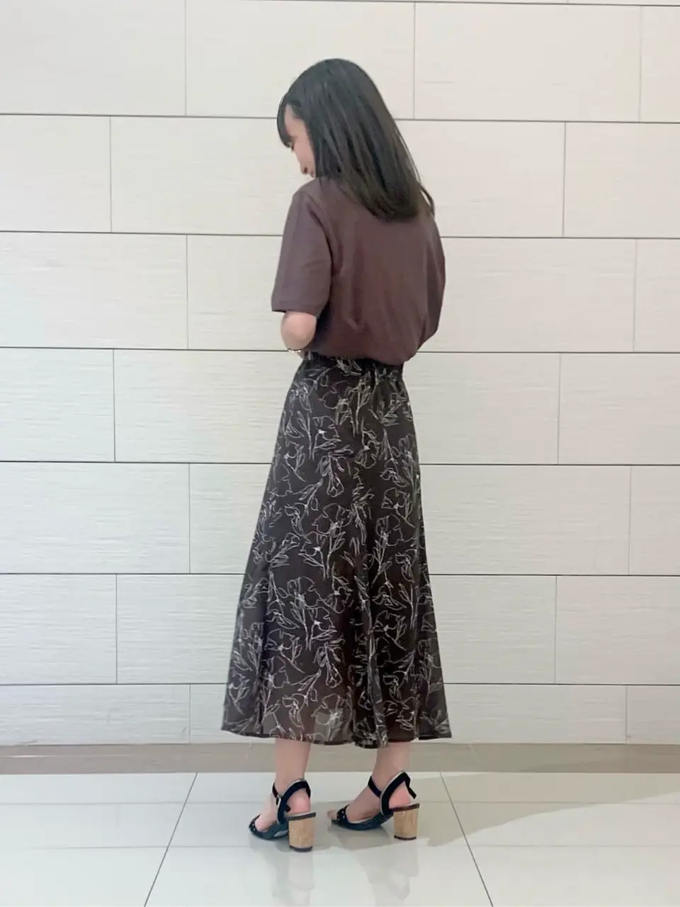 ANY SIS スタッフ コーディネート画像