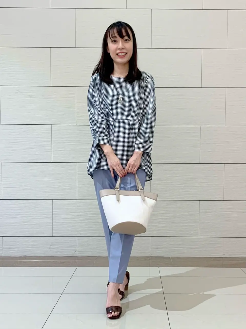 ANY SIS スタッフ コーディネート画像