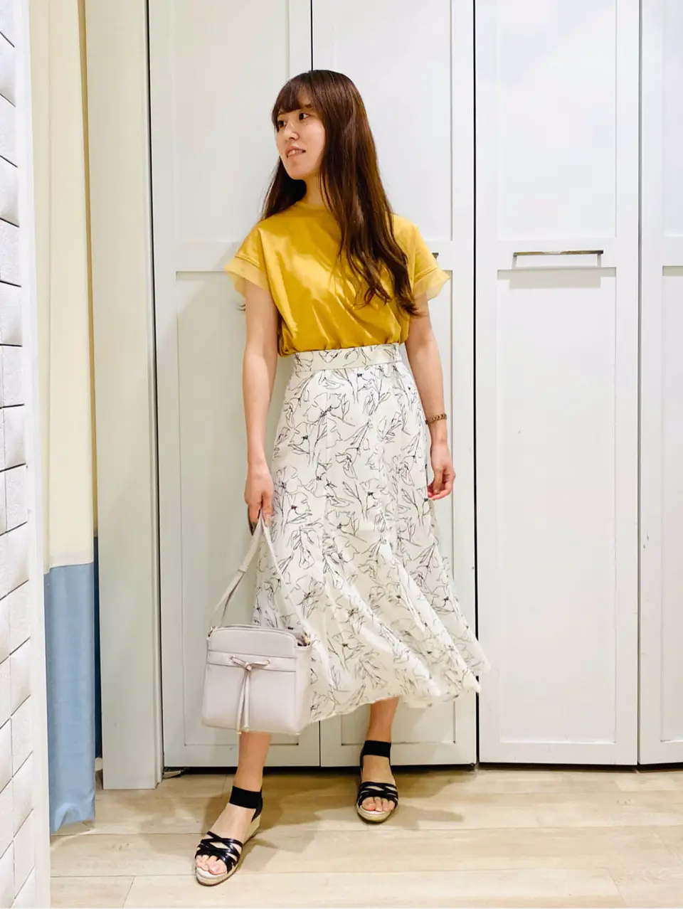 ANY SIS スタッフ コーディネート画像