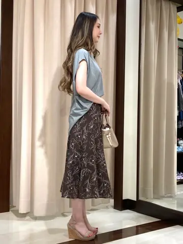 ANY SIS STAFF コーディネート画像