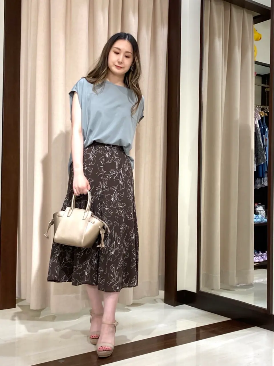 ANY SIS STAFF コーディネート画像