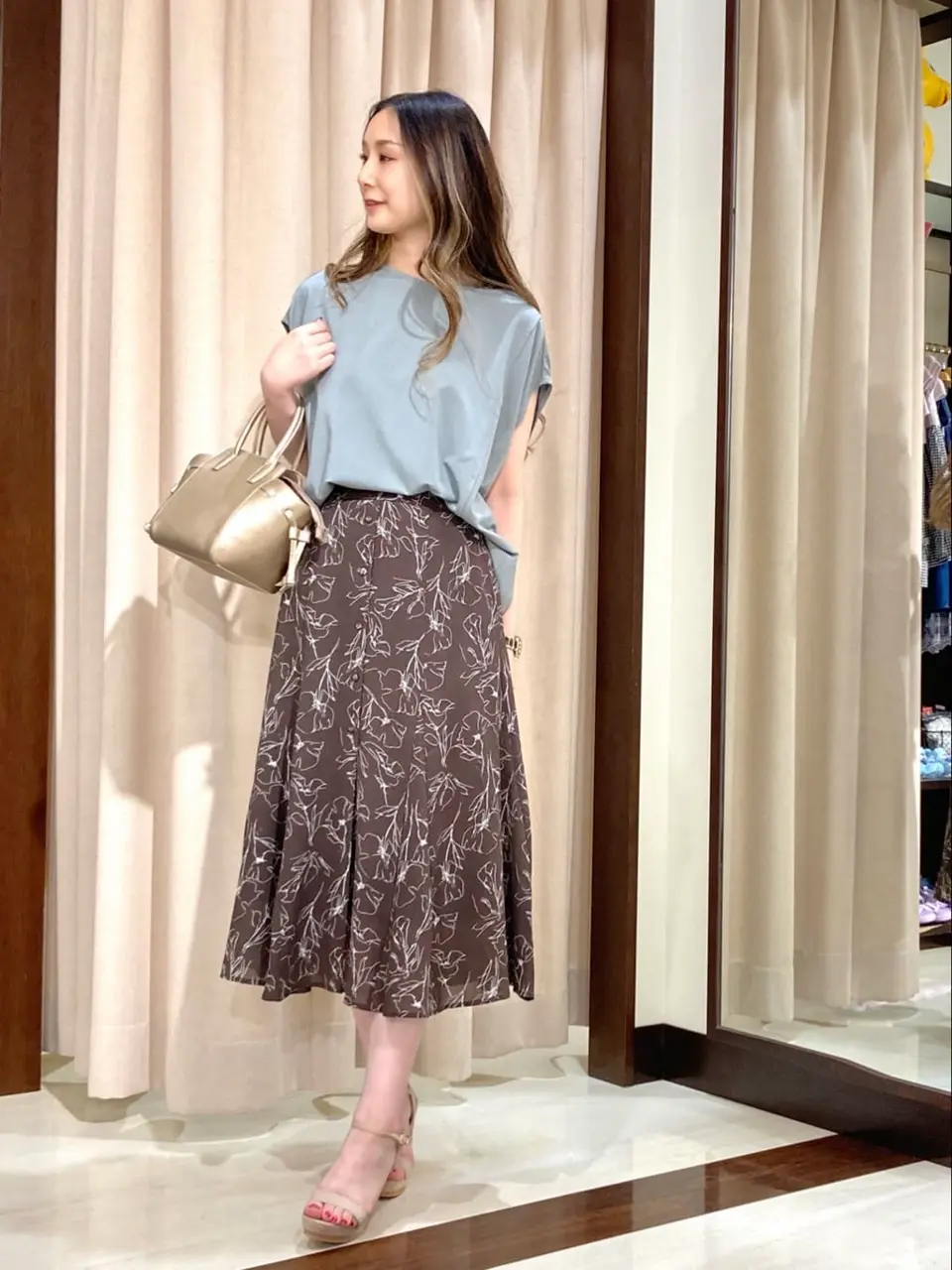 ANY SIS STAFF コーディネート画像