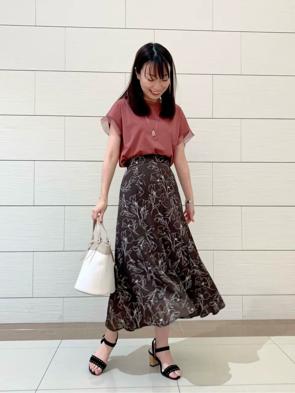 ANY SIS スタッフ コーディネート画像