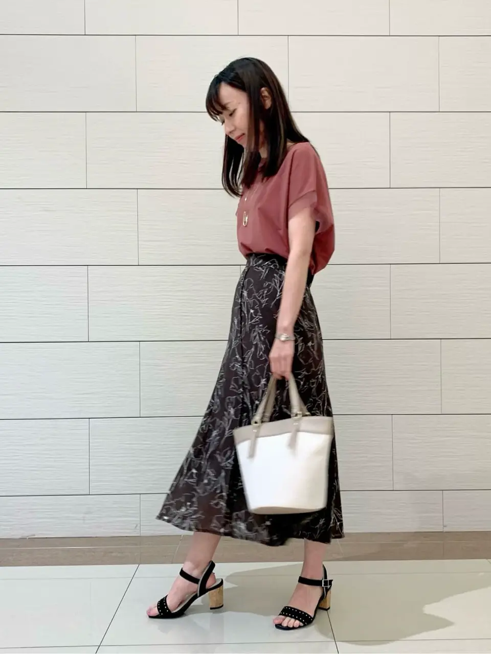 ANY SIS スタッフ コーディネート画像